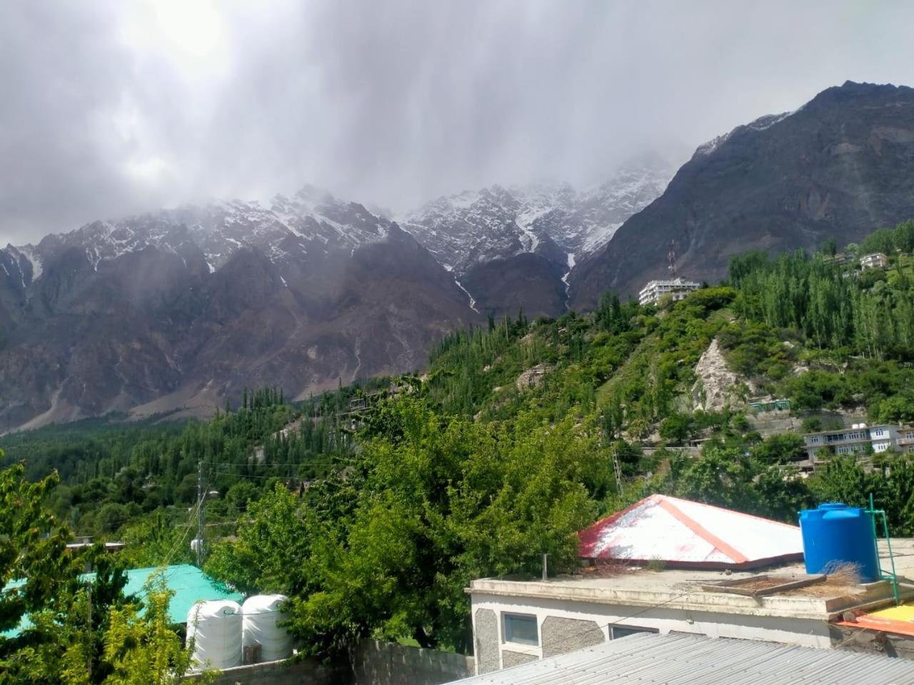 Ganish Inn Hunza Karimabad  Exterior foto